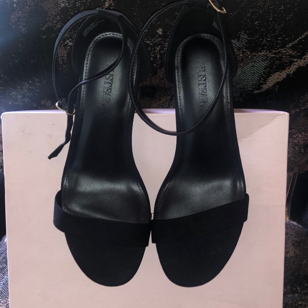 New never worn open toed heeled sandal!